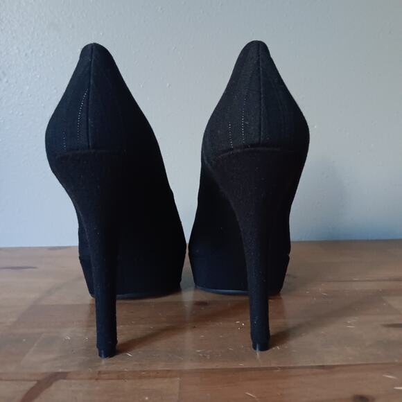 Gianni Bini Platform Pumps Black Round Toe Shoes With Flower & Gem Sz 7 - Picture 7 of 9